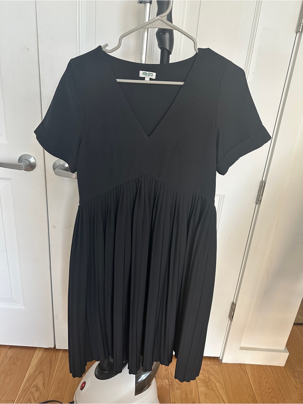 Kenzo Black V-Neck Pleated Short-Sleeve Dress